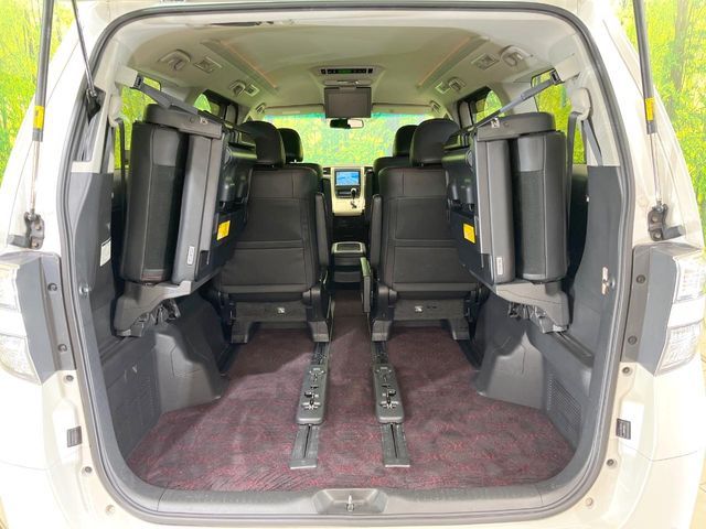 TOYOTA VELLFIRE 2013