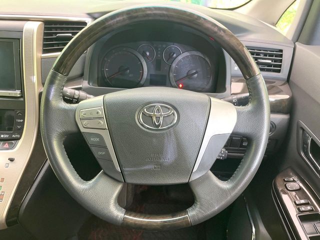 TOYOTA VELLFIRE 2013