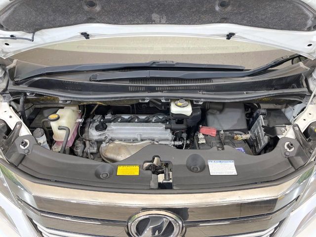 TOYOTA VELLFIRE 2013