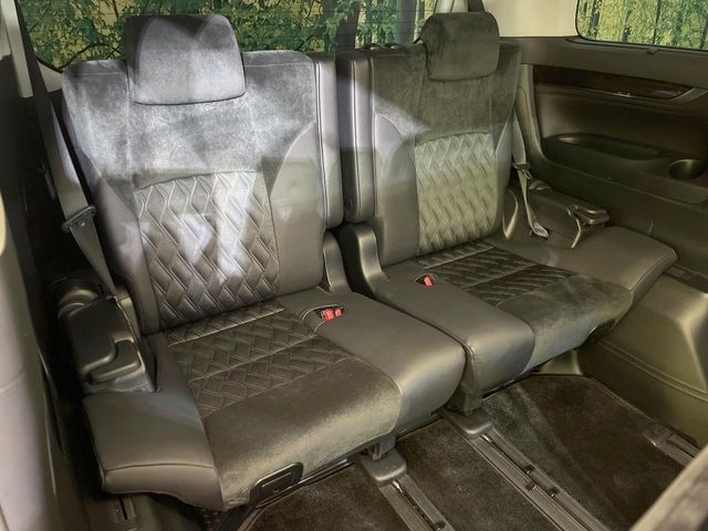 TOYOTA VELLFIRE 2016