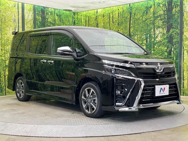 TOYOTA VOXY 2020