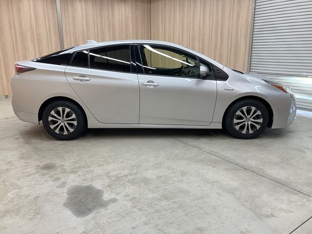 TOYOTA PRIUS 2016