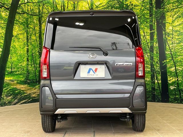 DAIHATSU TANTO FAN CROSS 2022