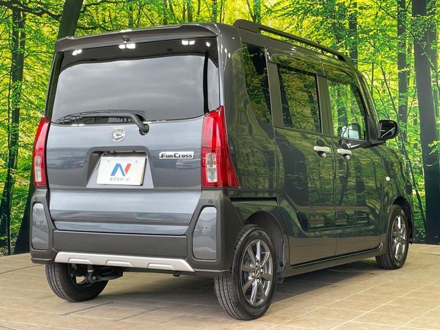 DAIHATSU TANTO FAN CROSS 2022