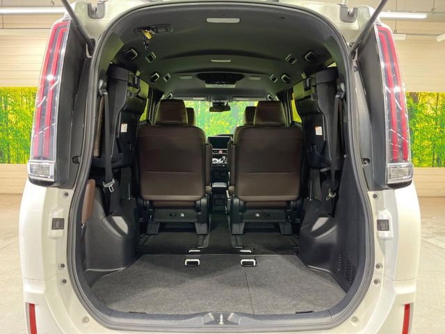 TOYOTA ESQUIRE HYBRID 2017