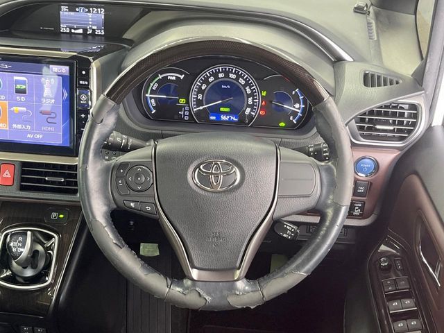 TOYOTA ESQUIRE HYBRID 2017