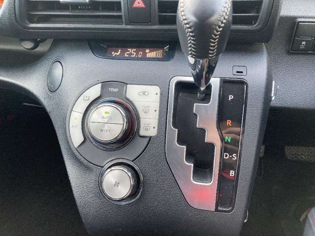 TOYOTA SIENTA 4WD 2017