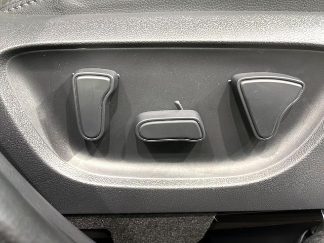 TOYOTA YARIS CROSS 2023