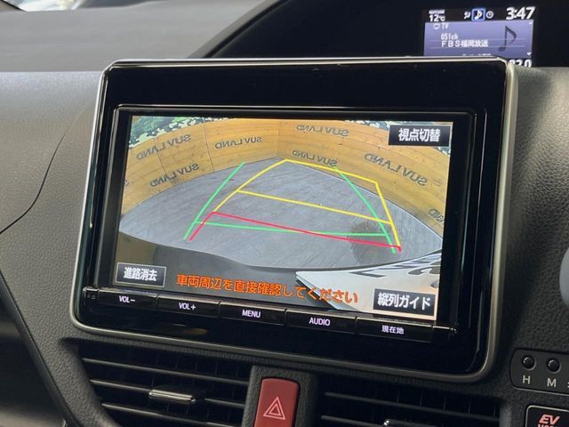 TOYOTA NOAH HYBRID 2017