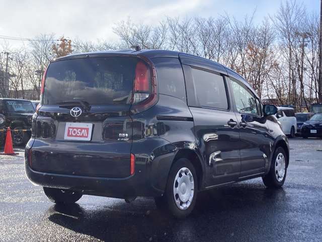 TOYOTA SIENTA HYBRID 2022