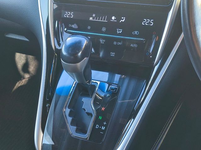 TOYOTA HARRIER 2WD 2019