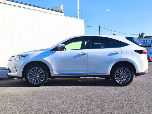 TOYOTA HARRIER 2WD 2019