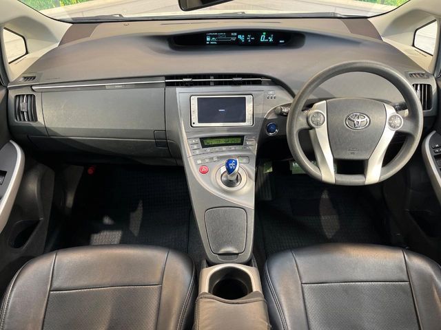 TOYOTA PRIUS 2013