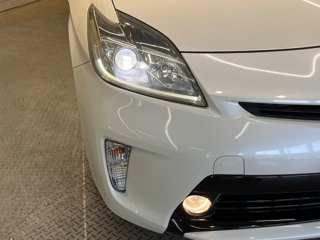 TOYOTA PRIUS 2013