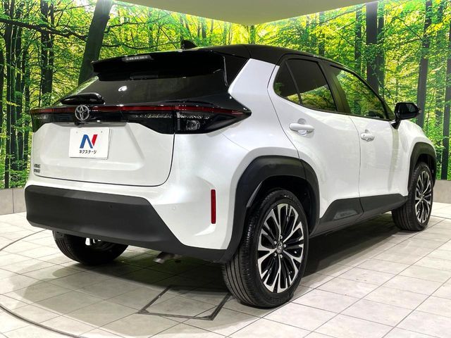 TOYOTA YARIS CROSS 2025