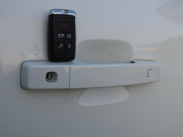 ROVER ROVER DEFENDER 2023