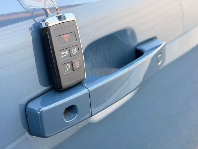 ROVER ROVER DEFENDER 2023