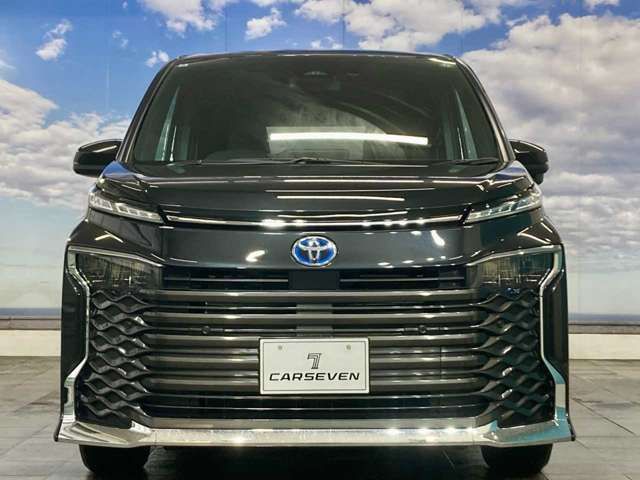 TOYOTA VOXY HYBRID 4WD 2025