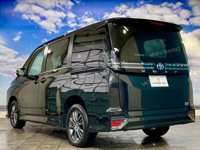 TOYOTA VOXY HYBRID 4WD 2025