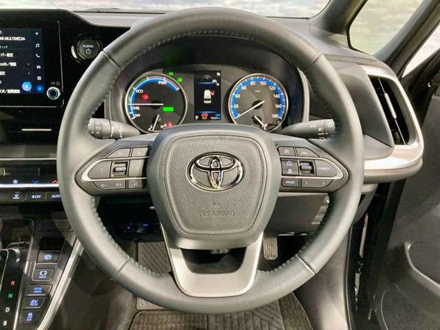 TOYOTA VOXY HYBRID 4WD 2025