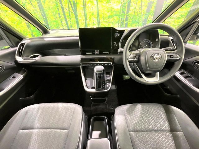 TOYOTA NOAH HYBRID 2025