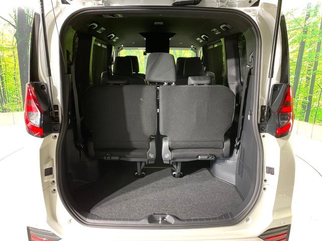 TOYOTA NOAH HYBRID 2025