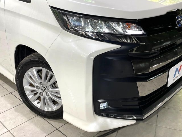 TOYOTA NOAH HYBRID 2025