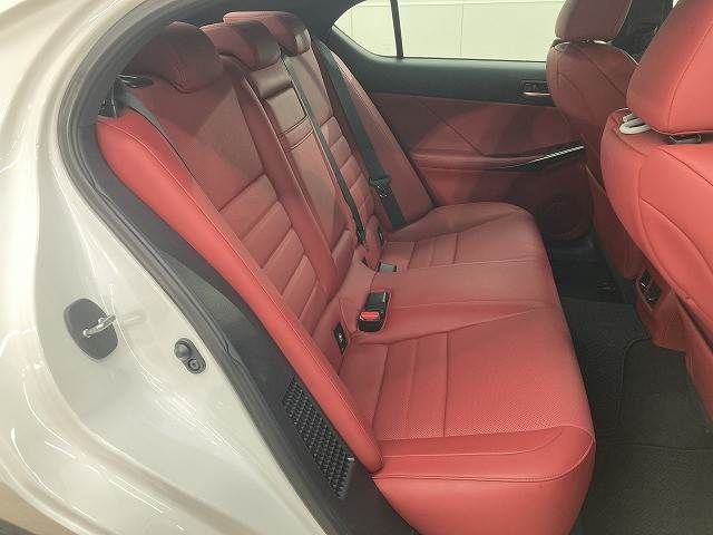 TOYOTA LEXUS IS300h 2021