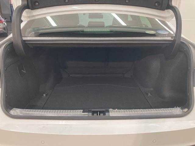 TOYOTA LEXUS IS300h 2021