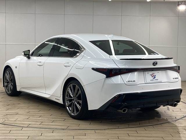 TOYOTA LEXUS IS300h 2021