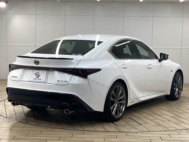 TOYOTA LEXUS IS300h 2021