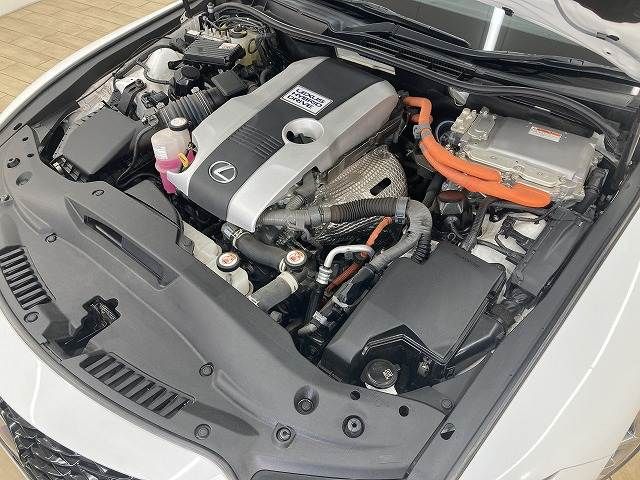 TOYOTA LEXUS IS300h 2021