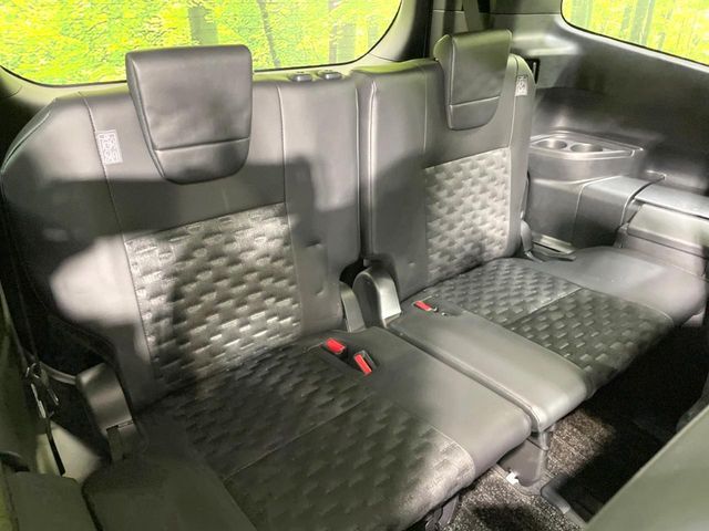 TOYOTA VOXY HYBRID 2023