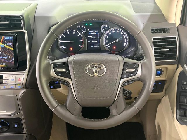 TOYOTA LANDCRUISER PRADO 2022