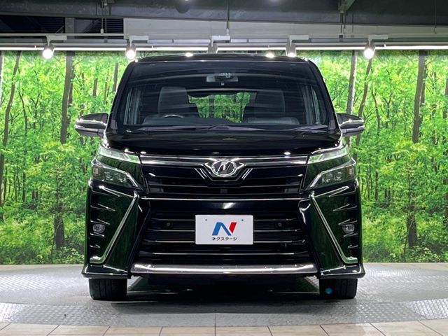 TOYOTA VOXY 2019