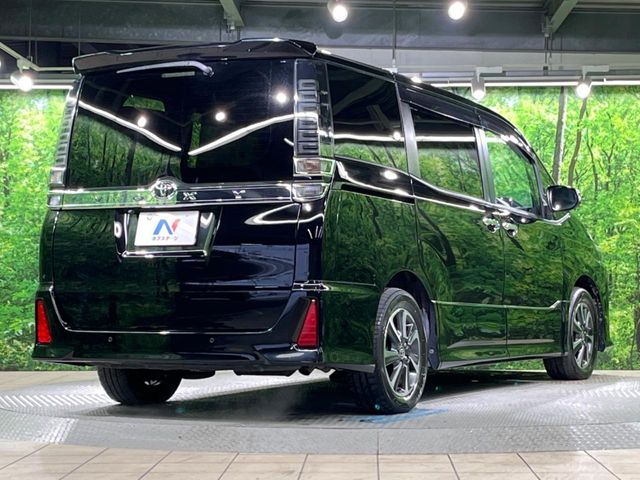 TOYOTA VOXY 2019