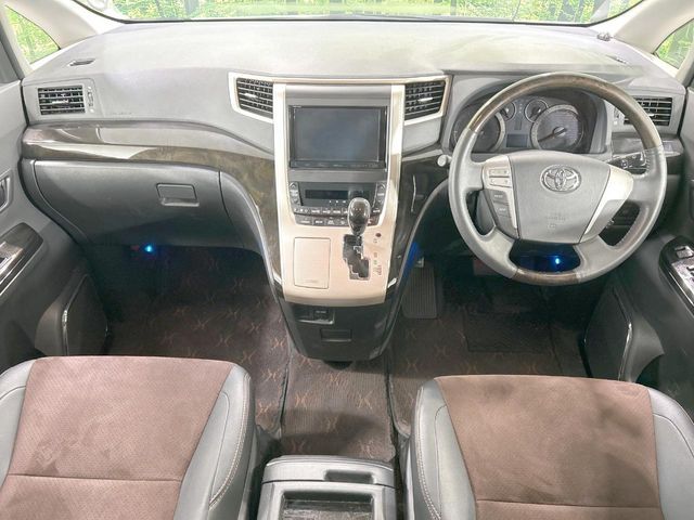 TOYOTA ALPHARD 4WD 2013