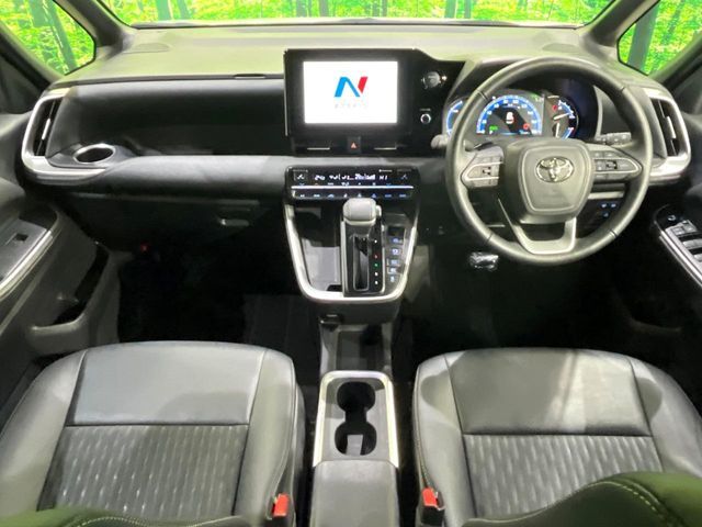 TOYOTA NOAH HYBRID 4WD 2024