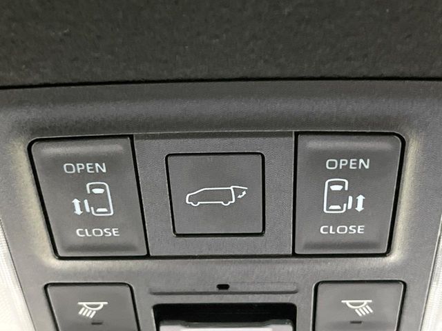 TOYOTA NOAH HYBRID 4WD 2024