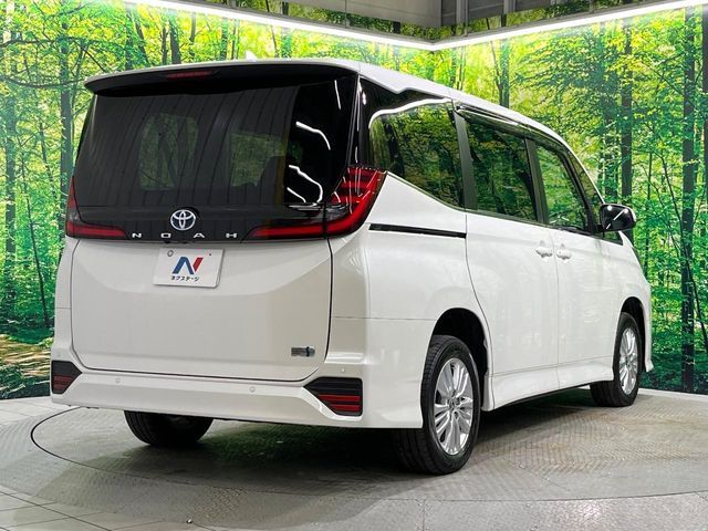 TOYOTA NOAH HYBRID 4WD 2024
