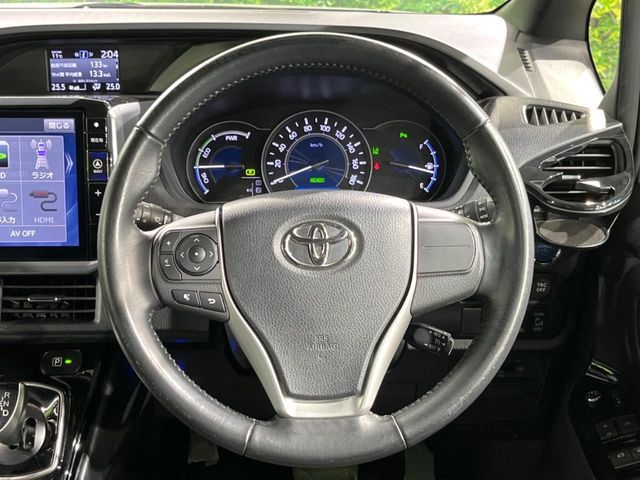 TOYOTA NOAH HYBRID 2019