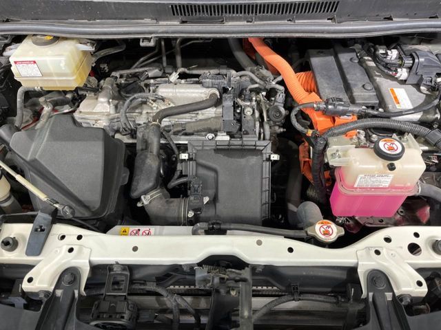 TOYOTA NOAH HYBRID 2019