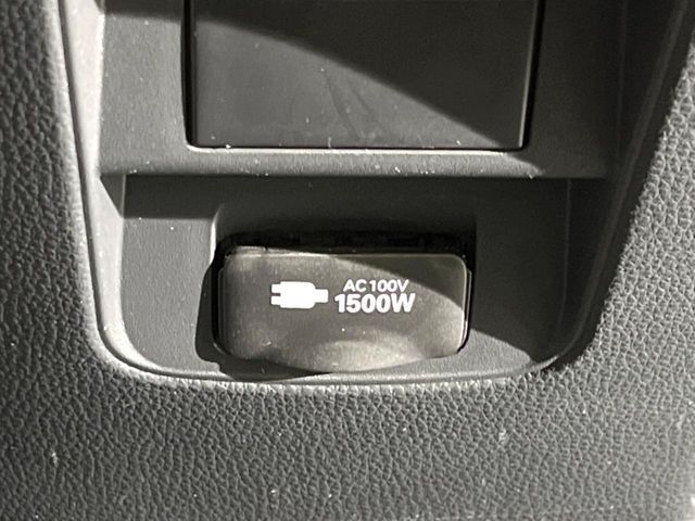 TOYOTA VOXY HYBRID 2025