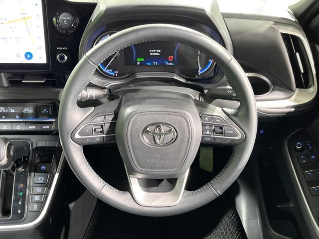 TOYOTA VOXY HYBRID 2025