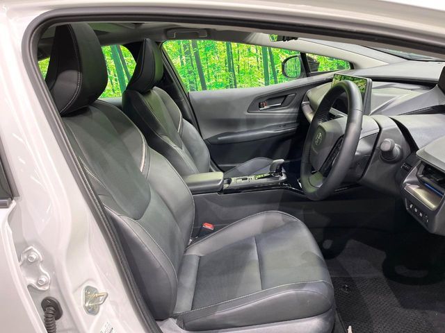 TOYOTA PRIUS 4WD 2025