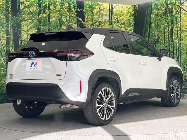 TOYOTA YARIS CROSS HYBRID 2023