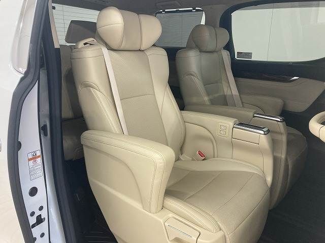 TOYOTA ALPHARD hybrid 4WD 2020