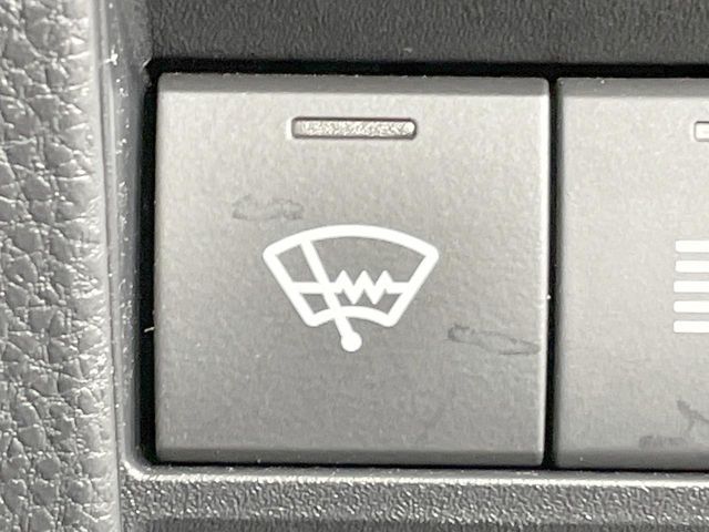 TOYOTA NOAH 4WD 2025