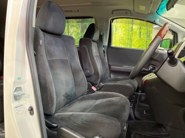 TOYOTA VELLFIRE 2009