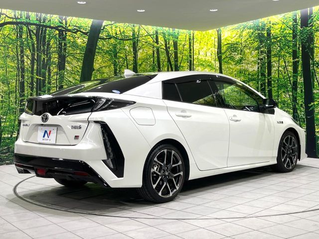 TOYOTA PRIUS PHV 2018